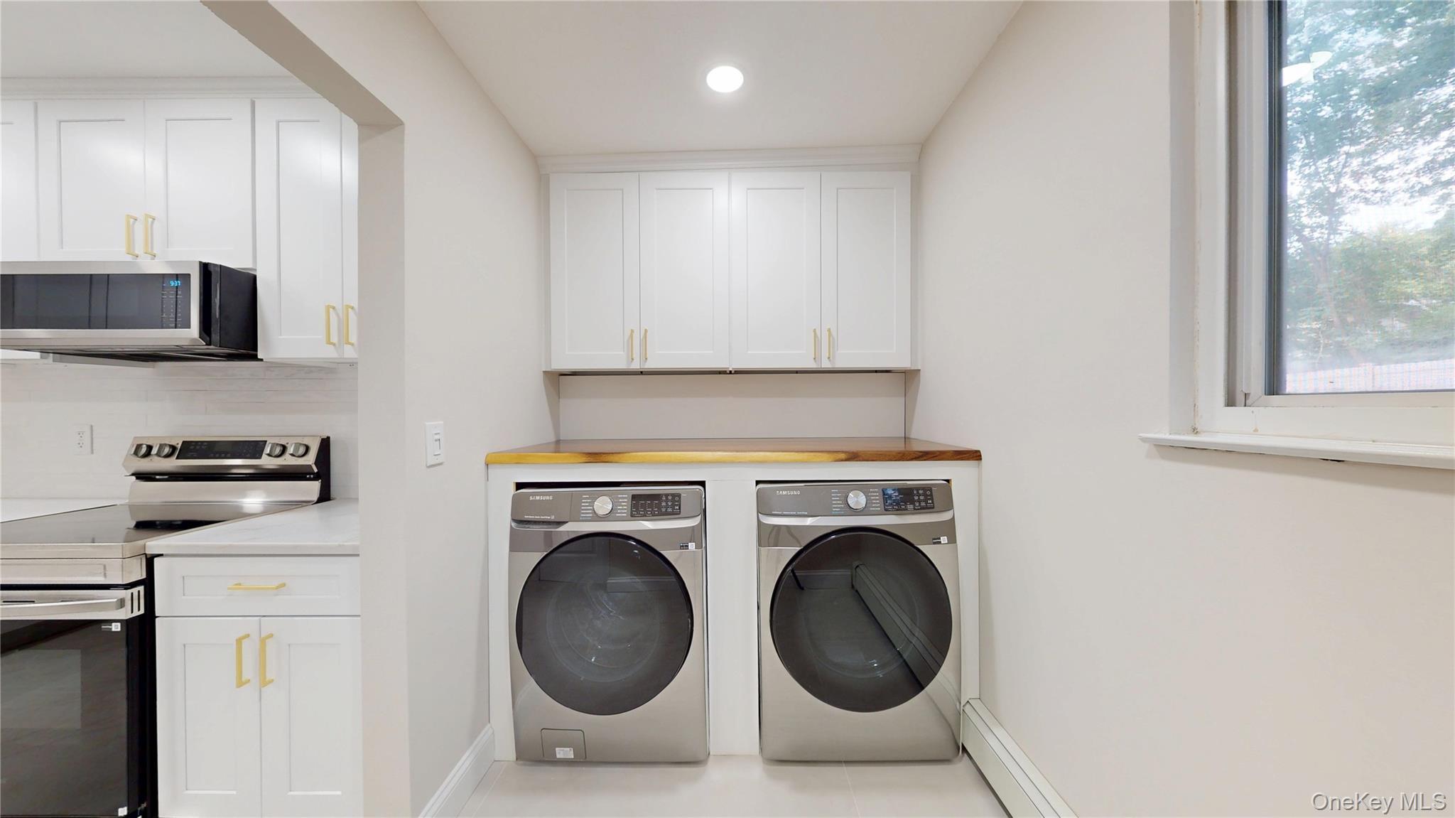 Single Family Oakwood Road Suffolk County, NY 11743, MLS-1051968-28