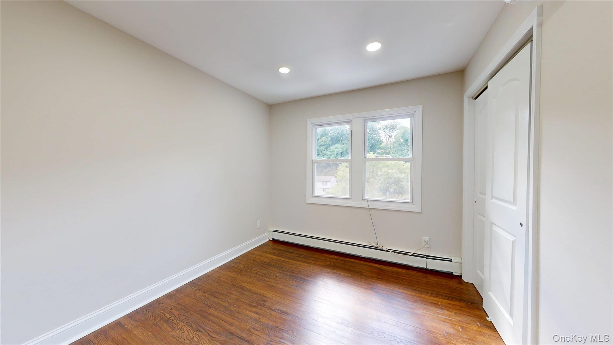 Single Family Oakwood Road Suffolk County, NY 11743, MLS-1051968-30