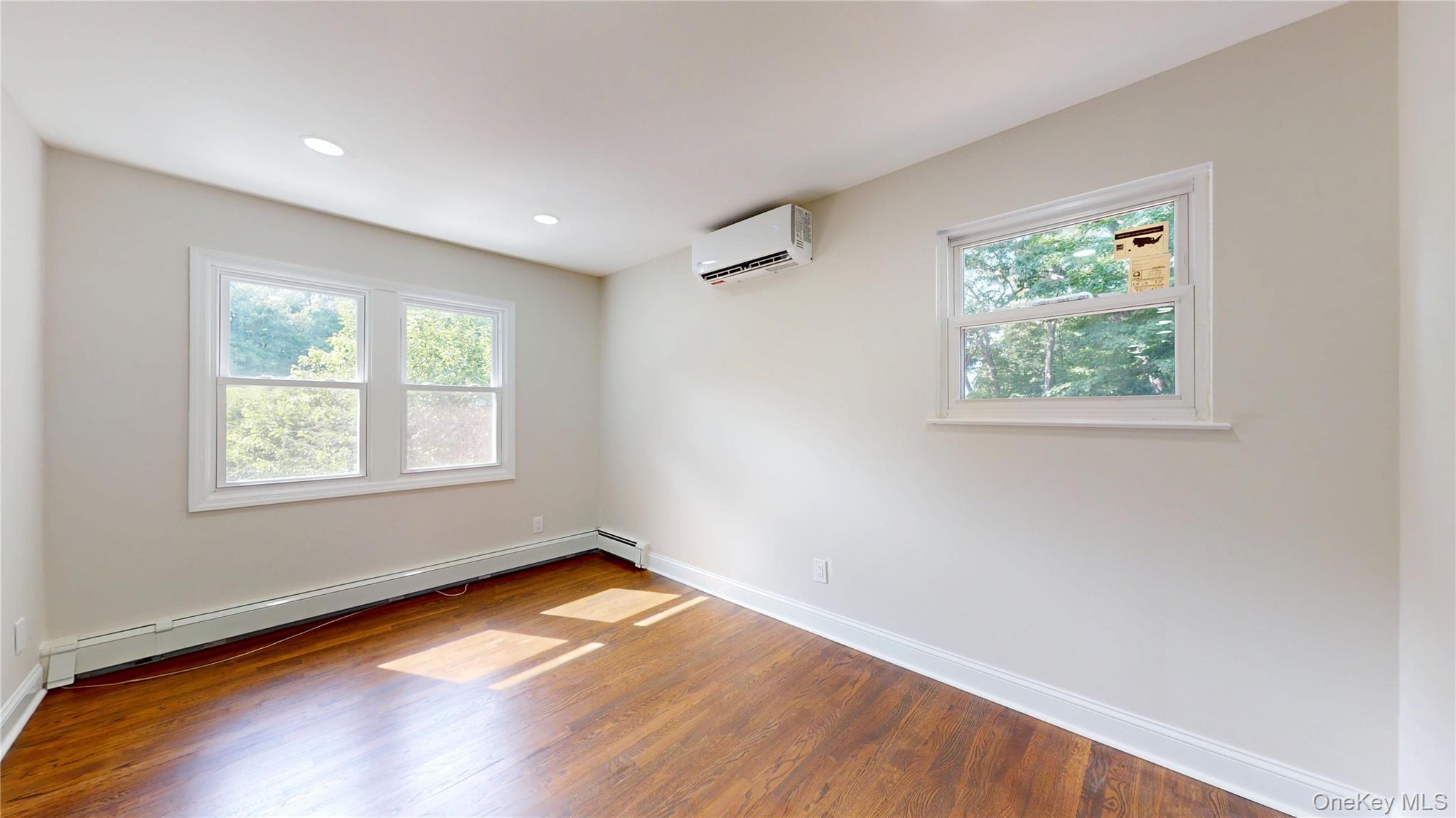 Single Family Oakwood Road Suffolk County, NY 11743, MLS-1051968-31
