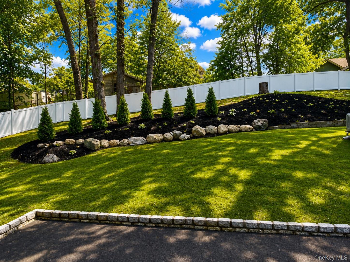 Single Family Oakwood Road Suffolk County, NY 11743, MLS-1051968-4
