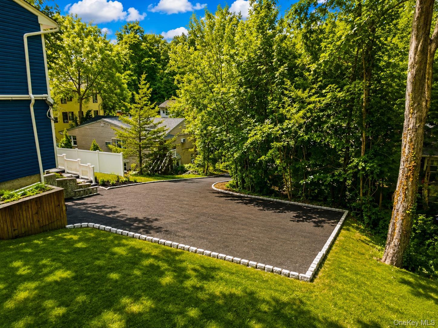 Single Family Oakwood Road Suffolk County, NY 11743, MLS-1051968-5