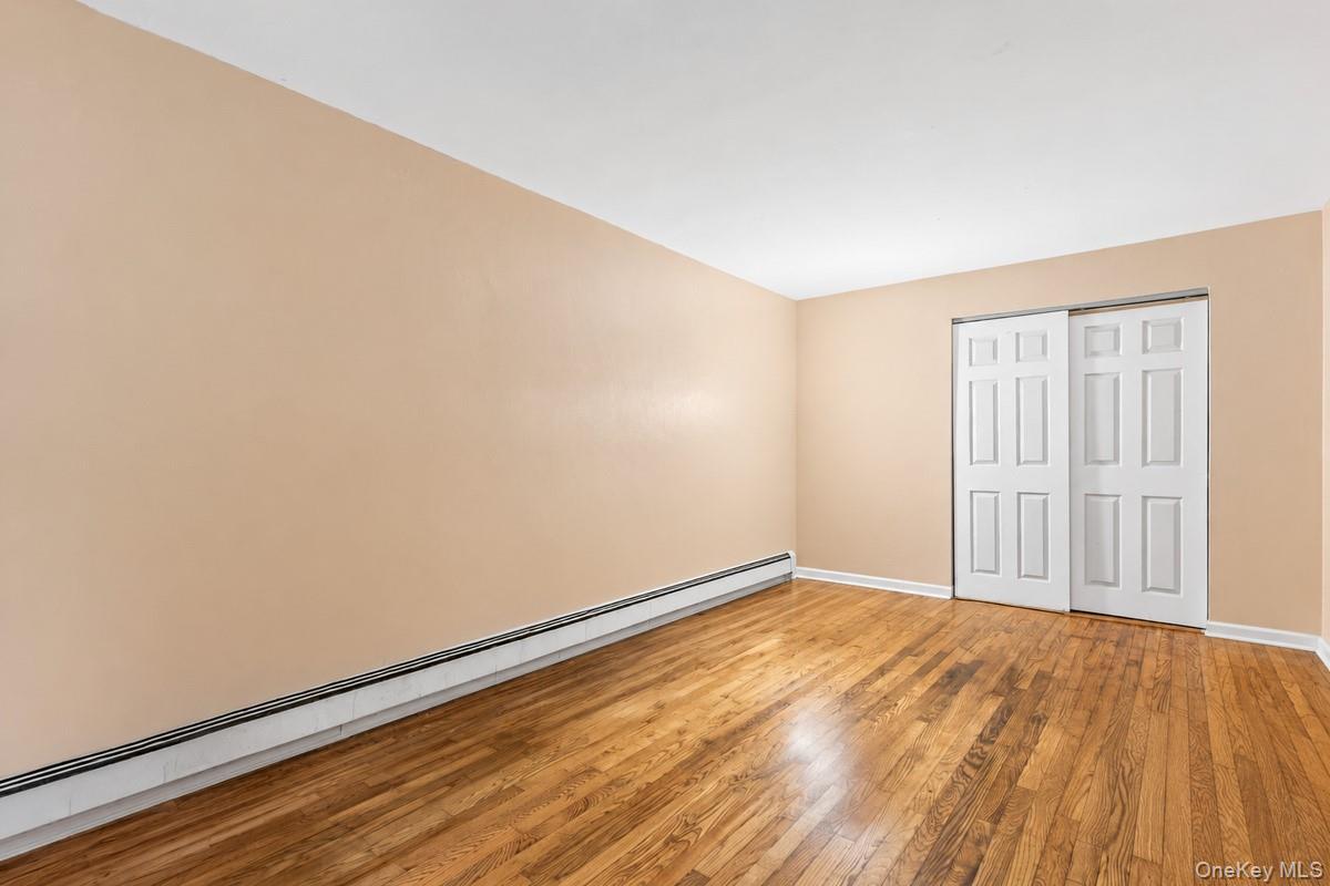Single Family Wilder Avenue Bronx, NY 10466, MLS-1051976-10