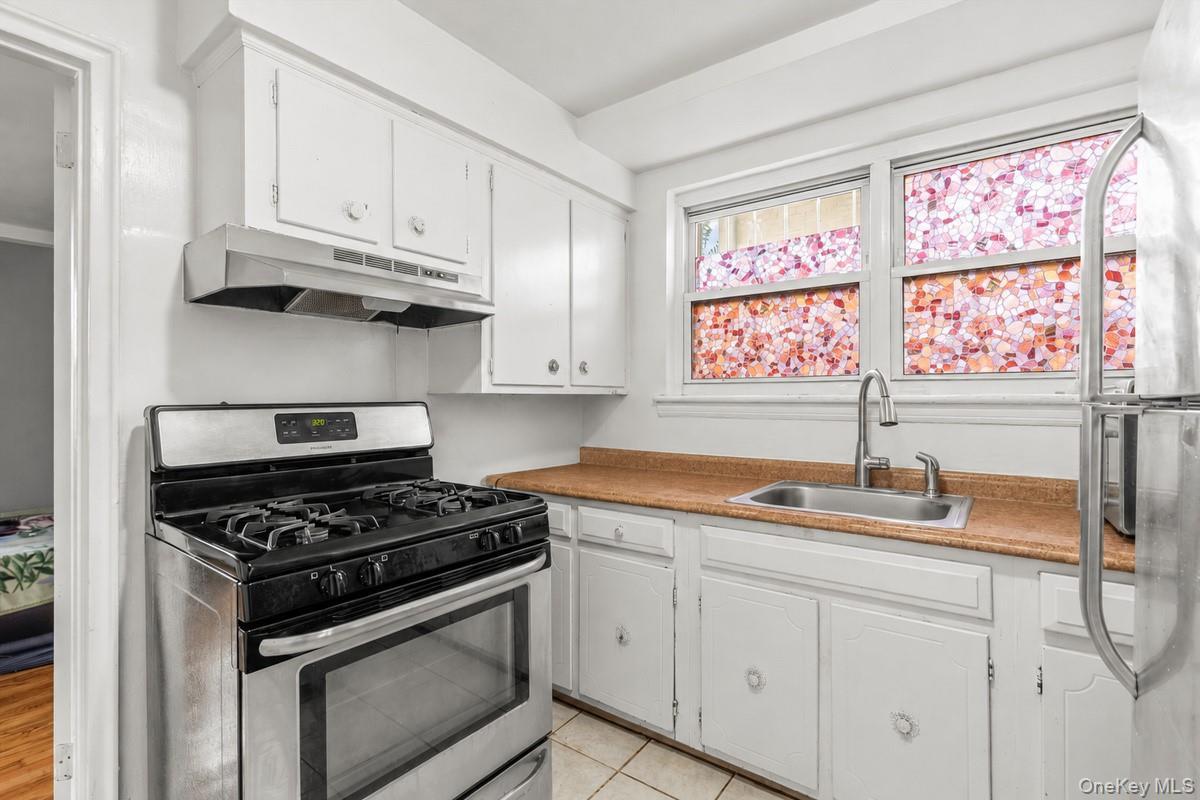 Single Family Wilder Avenue Bronx, NY 10466, MLS-1051976-13