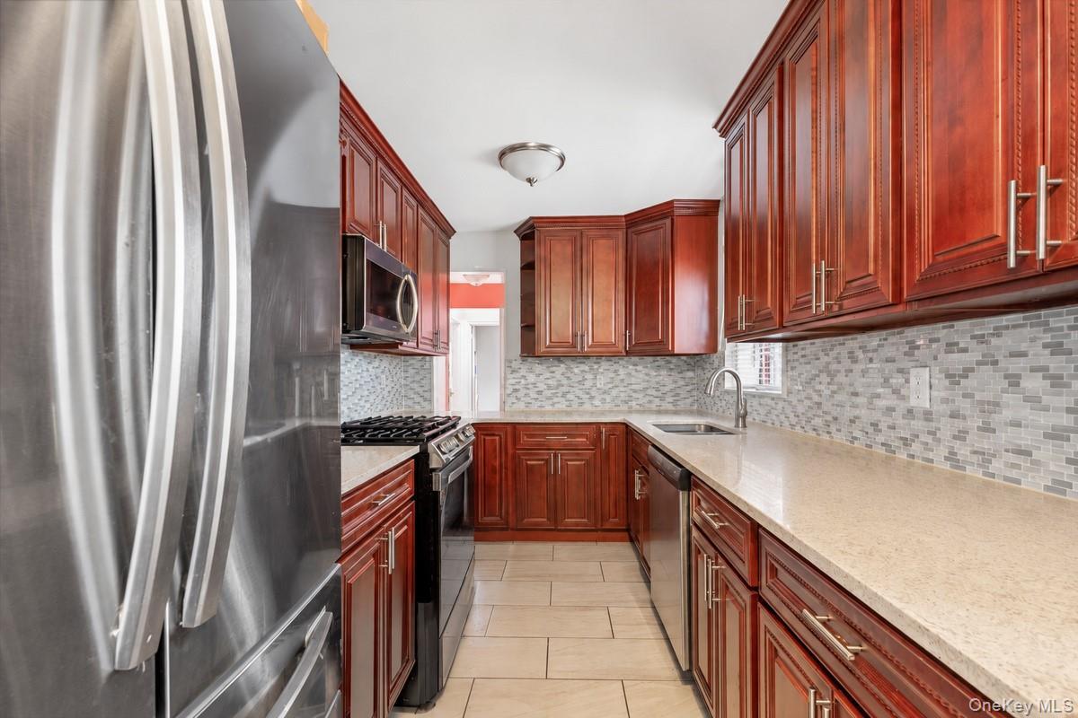 Single Family Wilder Avenue Bronx, NY 10466, MLS-1051976-6