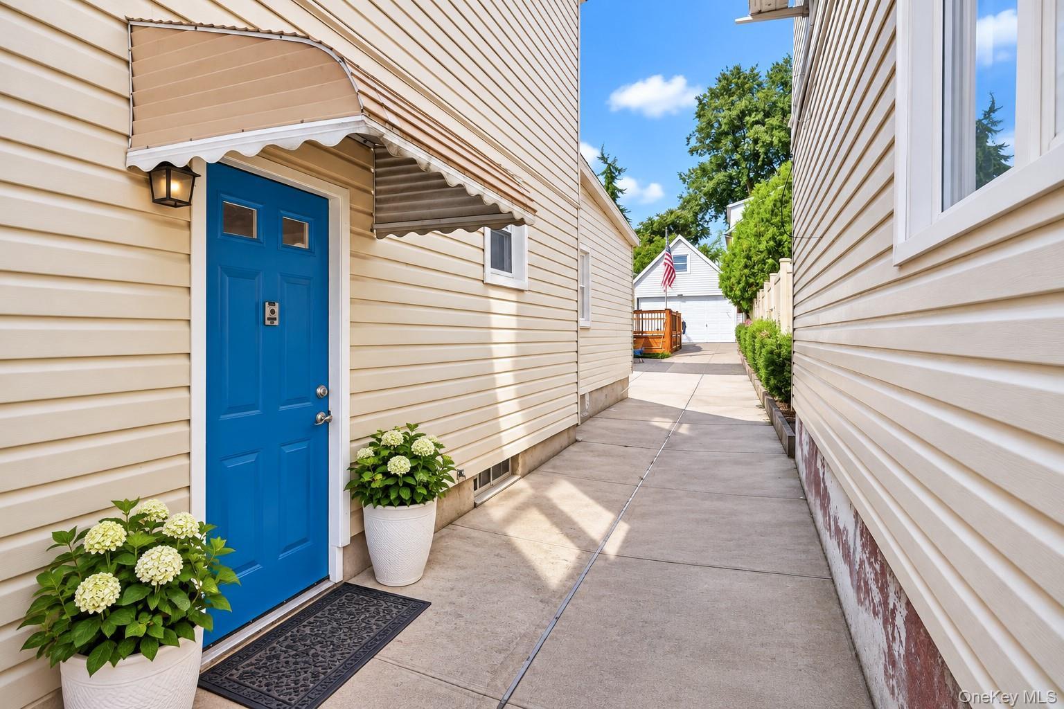 Single Family Claran Court Queens, NY 11378, MLS-1051977-27