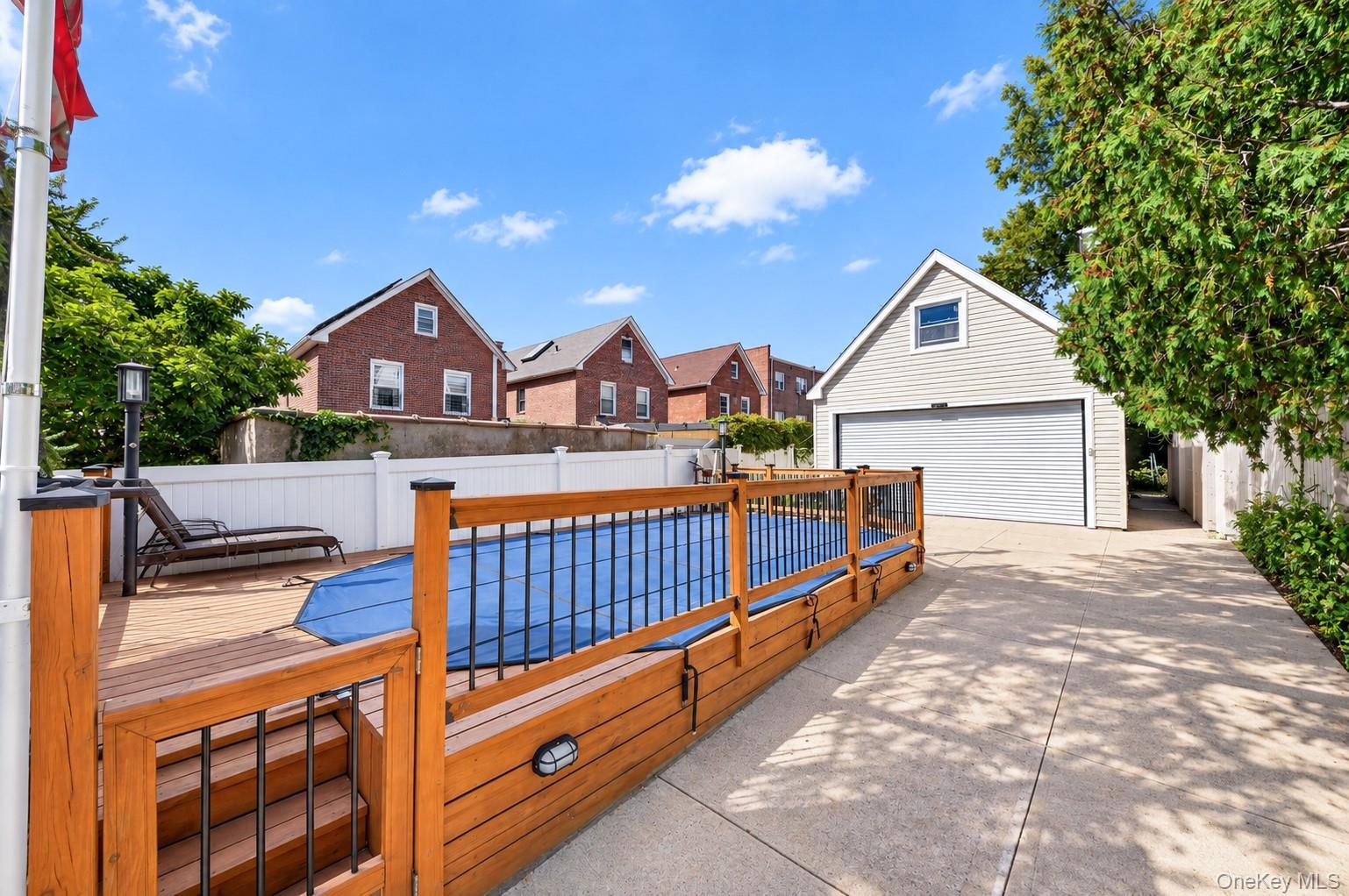 Single Family Claran Court Queens, NY 11378, MLS-1051977-29