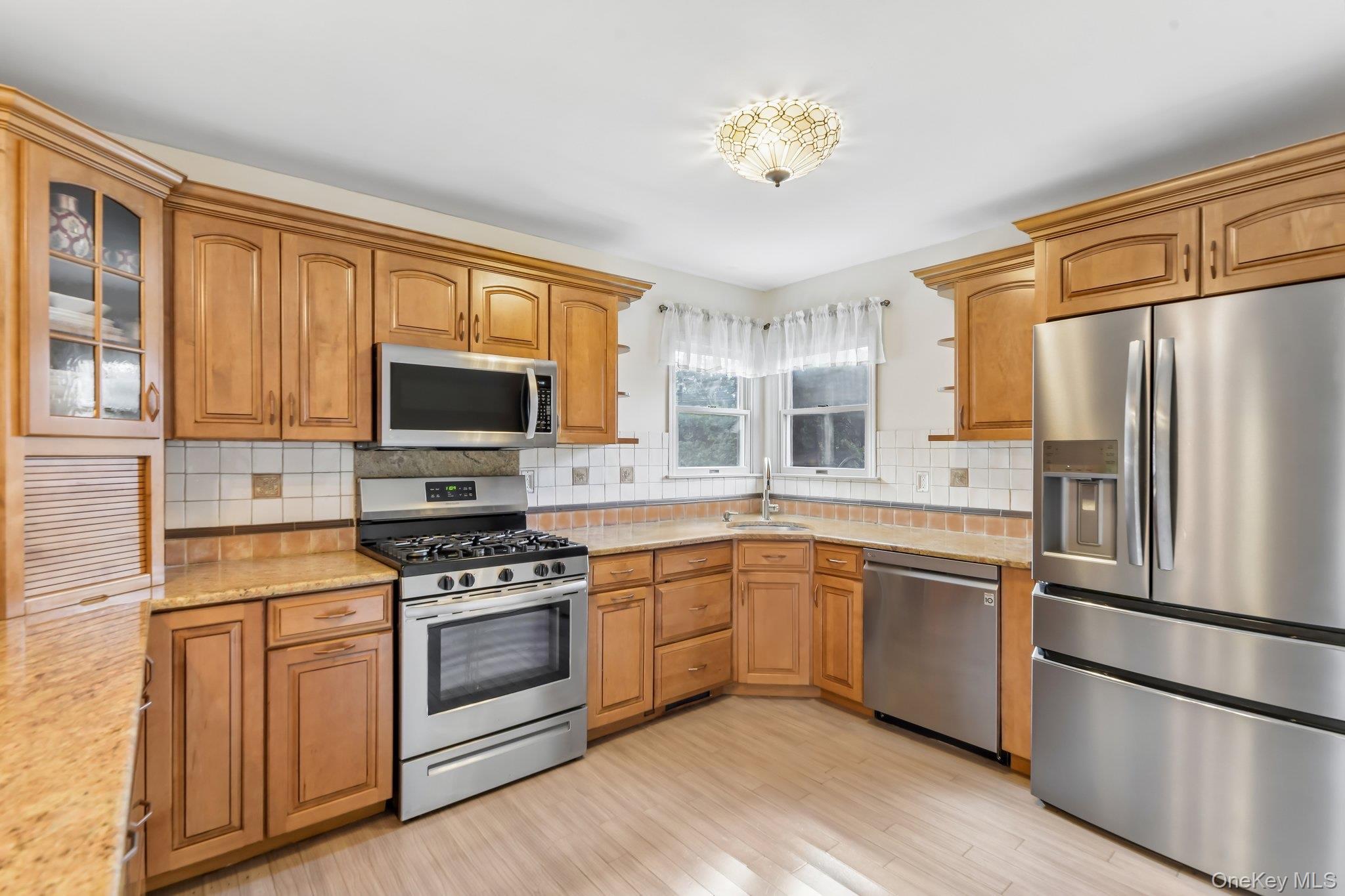 Single Family Fernwood Terrace N  Nassau County, NY 11530, MLS-1051984-12