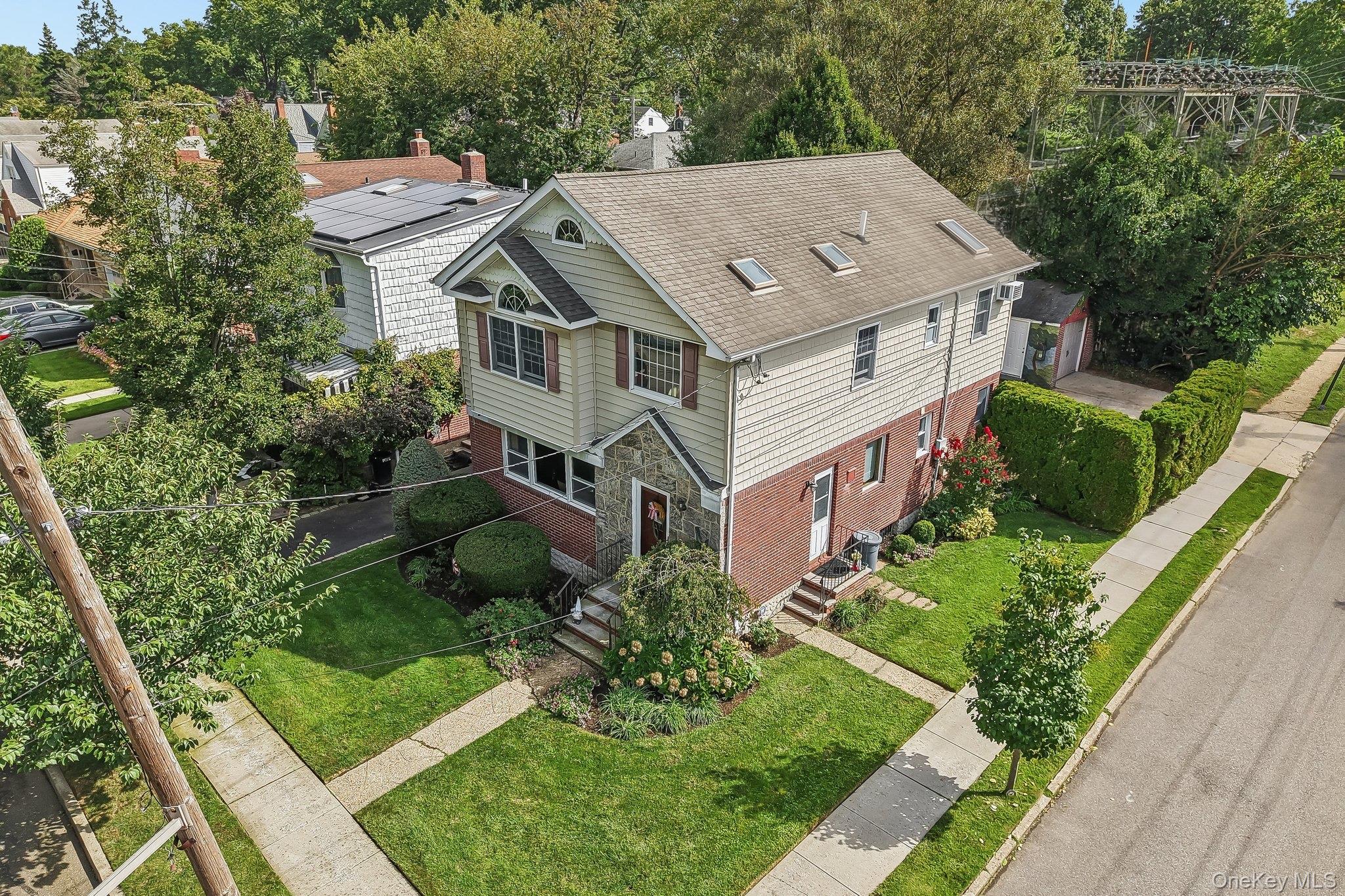 Single Family Fernwood Terrace N  Nassau County, NY 11530, MLS-1051984-2
