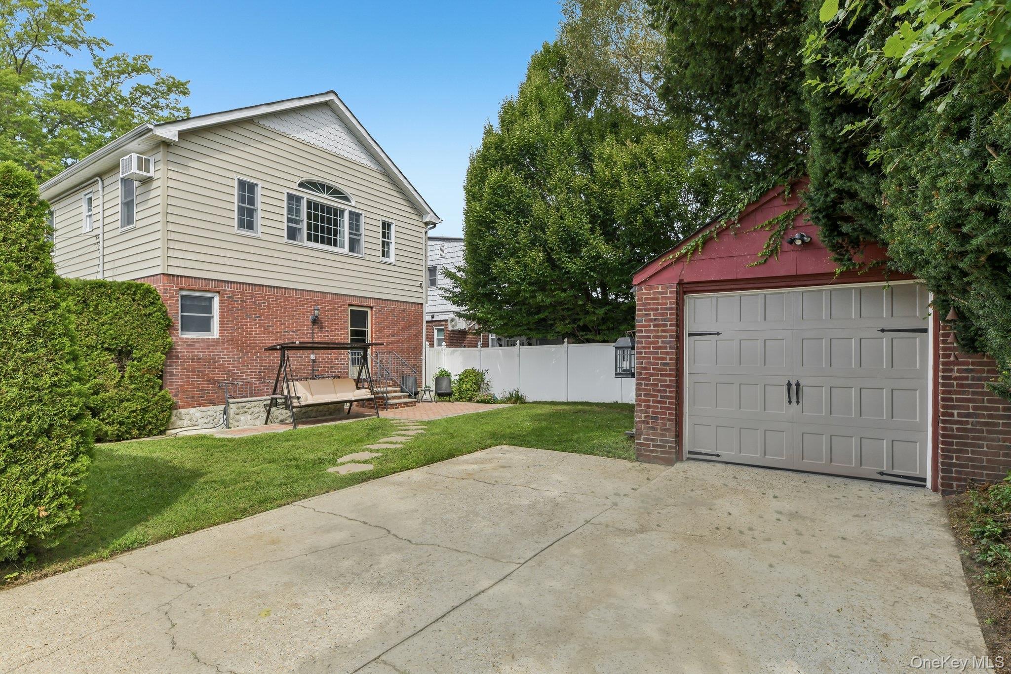 Single Family Fernwood Terrace N  Nassau County, NY 11530, MLS-1051984-24