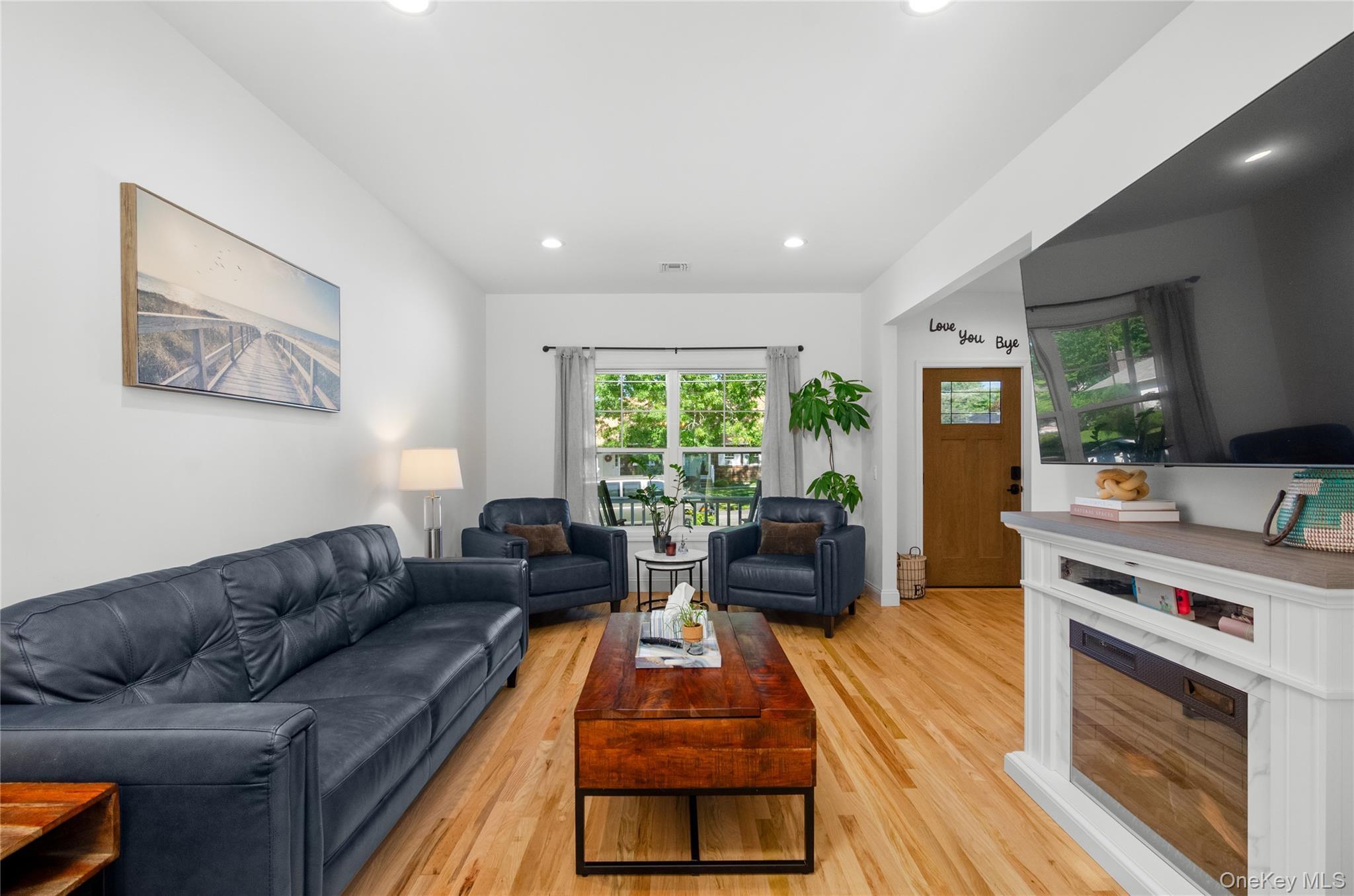 Single Family James Street Suffolk County, NY 11772, MLS-1051990-15