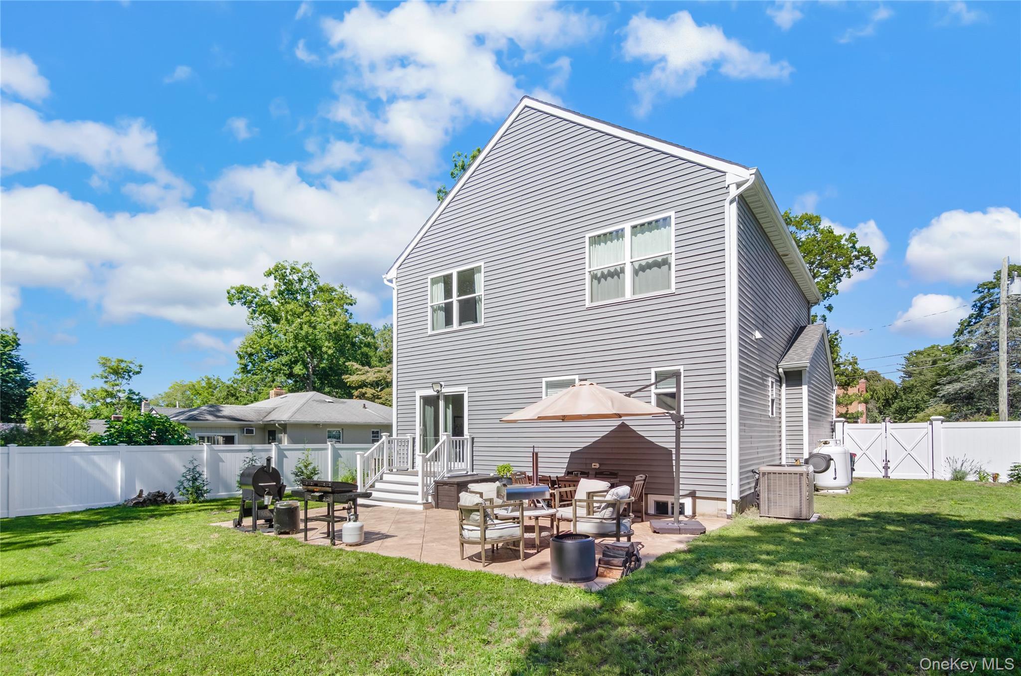 Single Family James Street Suffolk County, NY 11772, MLS-1051990-6