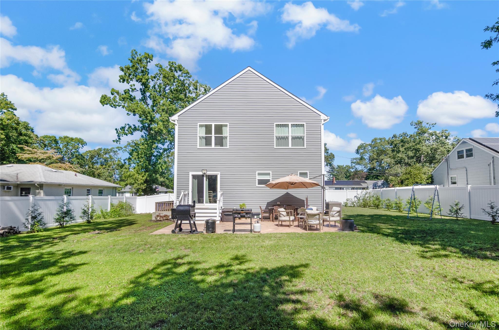 Single Family James Street Suffolk County, NY 11772, MLS-1051990-7