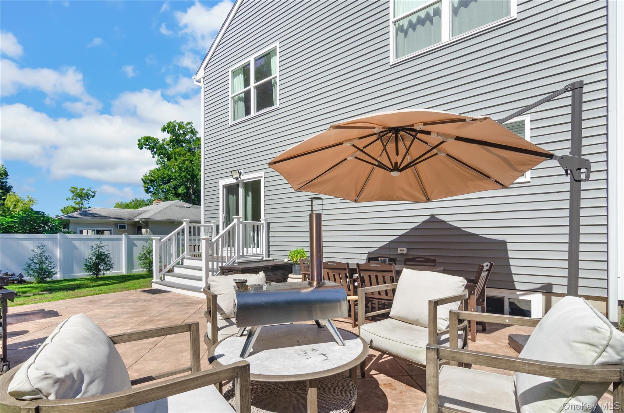 Single Family James Street Suffolk County, NY 11772, MLS-1051990-9