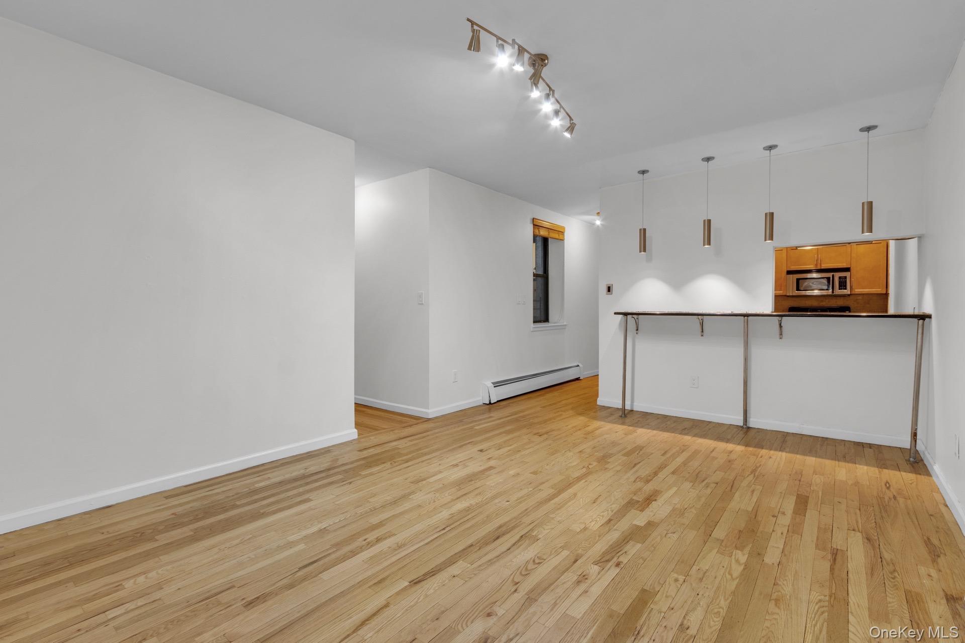 Apartment Saint Nicholas Avenue Manhattan, NY 10026, MLS-1051991-2
