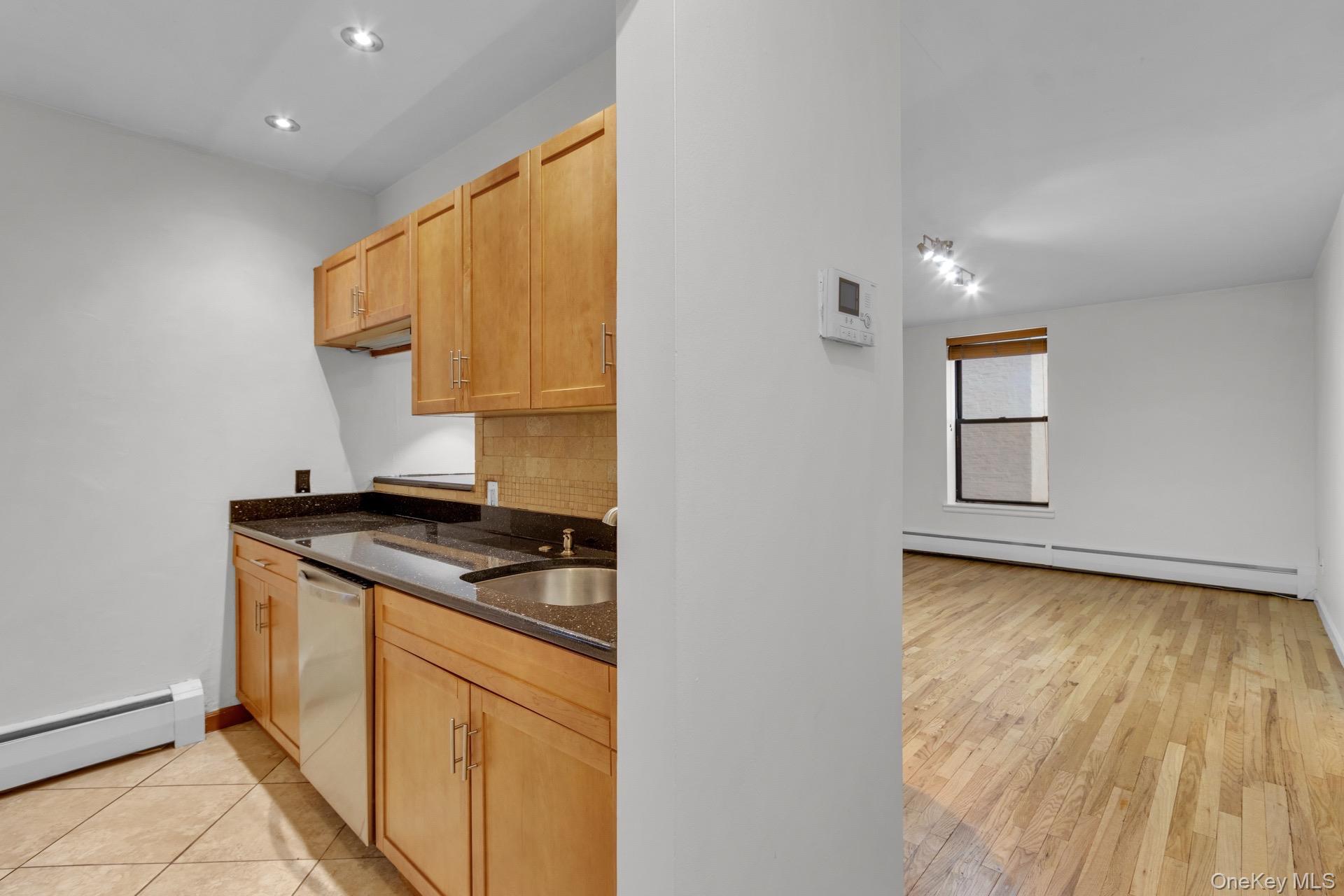 Apartment Saint Nicholas Avenue Manhattan, NY 10026, MLS-1051991-8