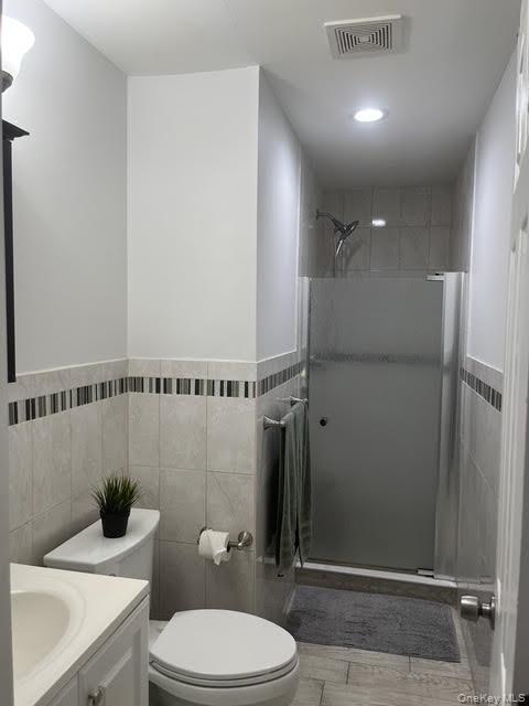 Single Family Stewart Avenue Nassau County, NY 11714, MLS-1052000-12