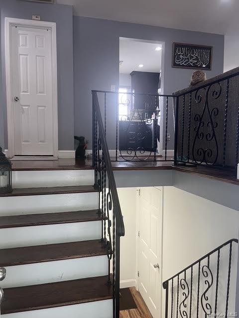 Single Family Stewart Avenue Nassau County, NY 11714, MLS-1052000-17
