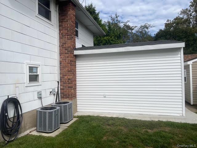 Single Family Stewart Avenue Nassau County, NY 11714, MLS-1052000-30