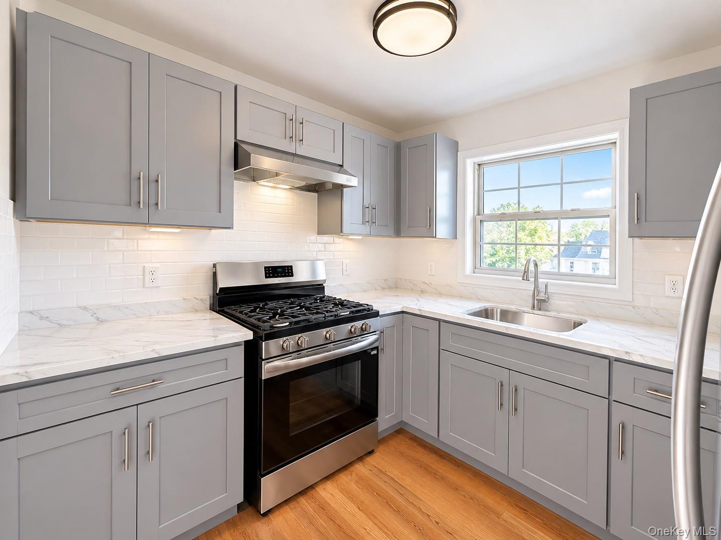 Single Family Seward Avenue Bronx, NY 10473, MLS-1052009-3