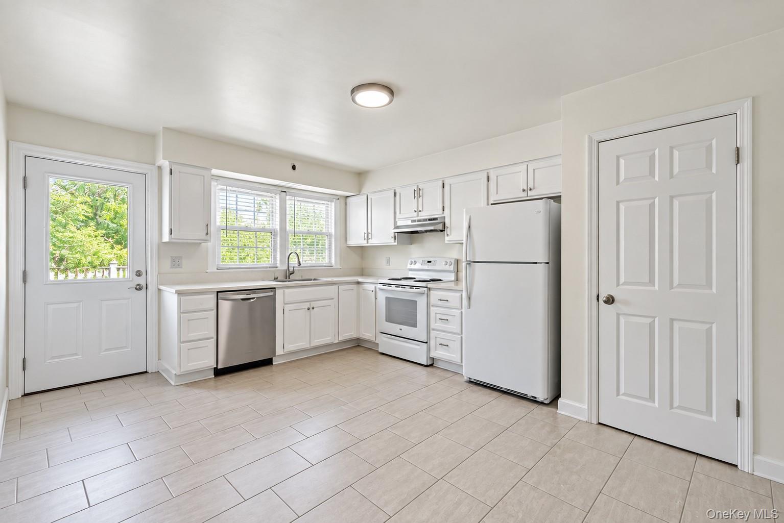 Single Family View Street W Out Of Area, NY 06830, MLS-1052013-5