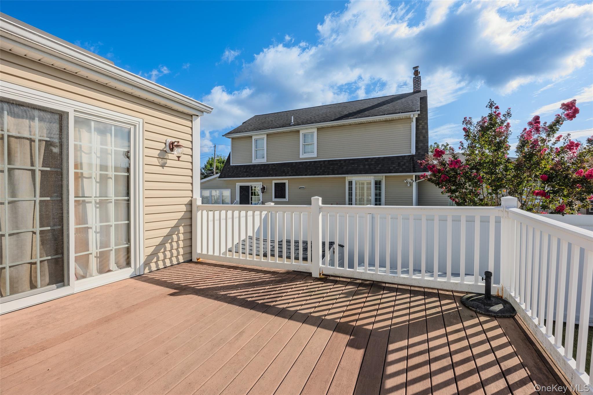 Single Family Leslie Lane  Nassau County, NY 11710, MLS-1052015-10