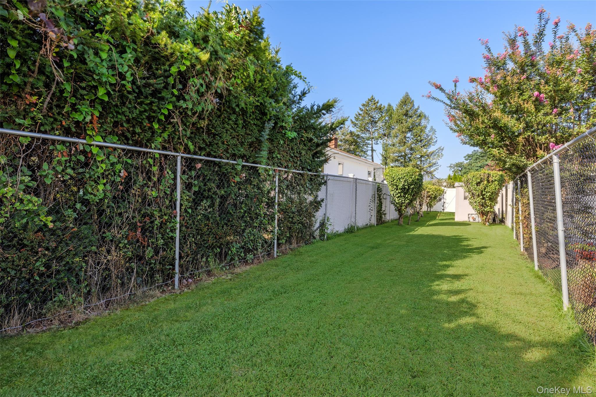 Single Family Leslie Lane  Nassau County, NY 11710, MLS-1052015-12