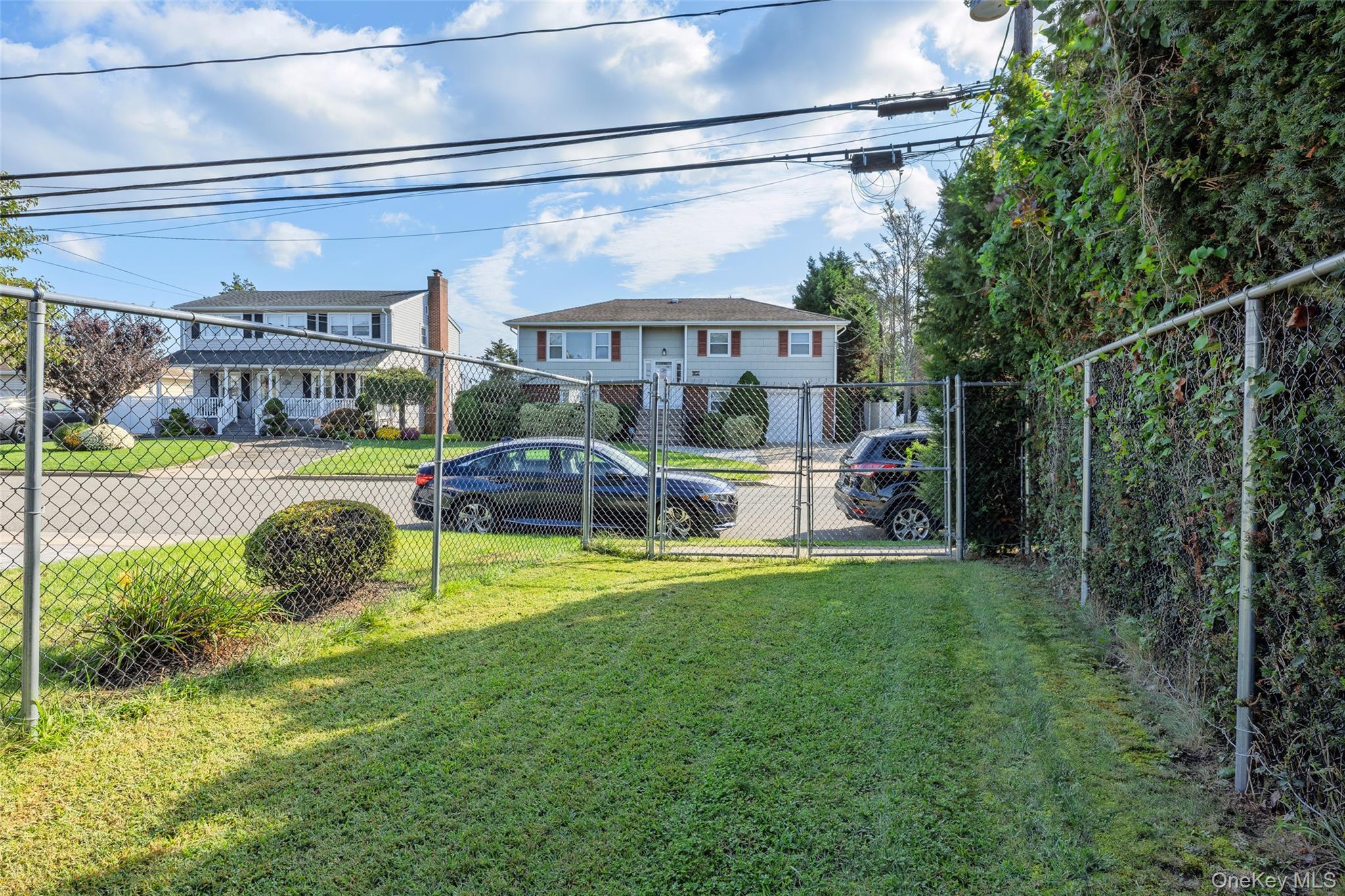 Single Family Leslie Lane  Nassau County, NY 11710, MLS-1052015-13