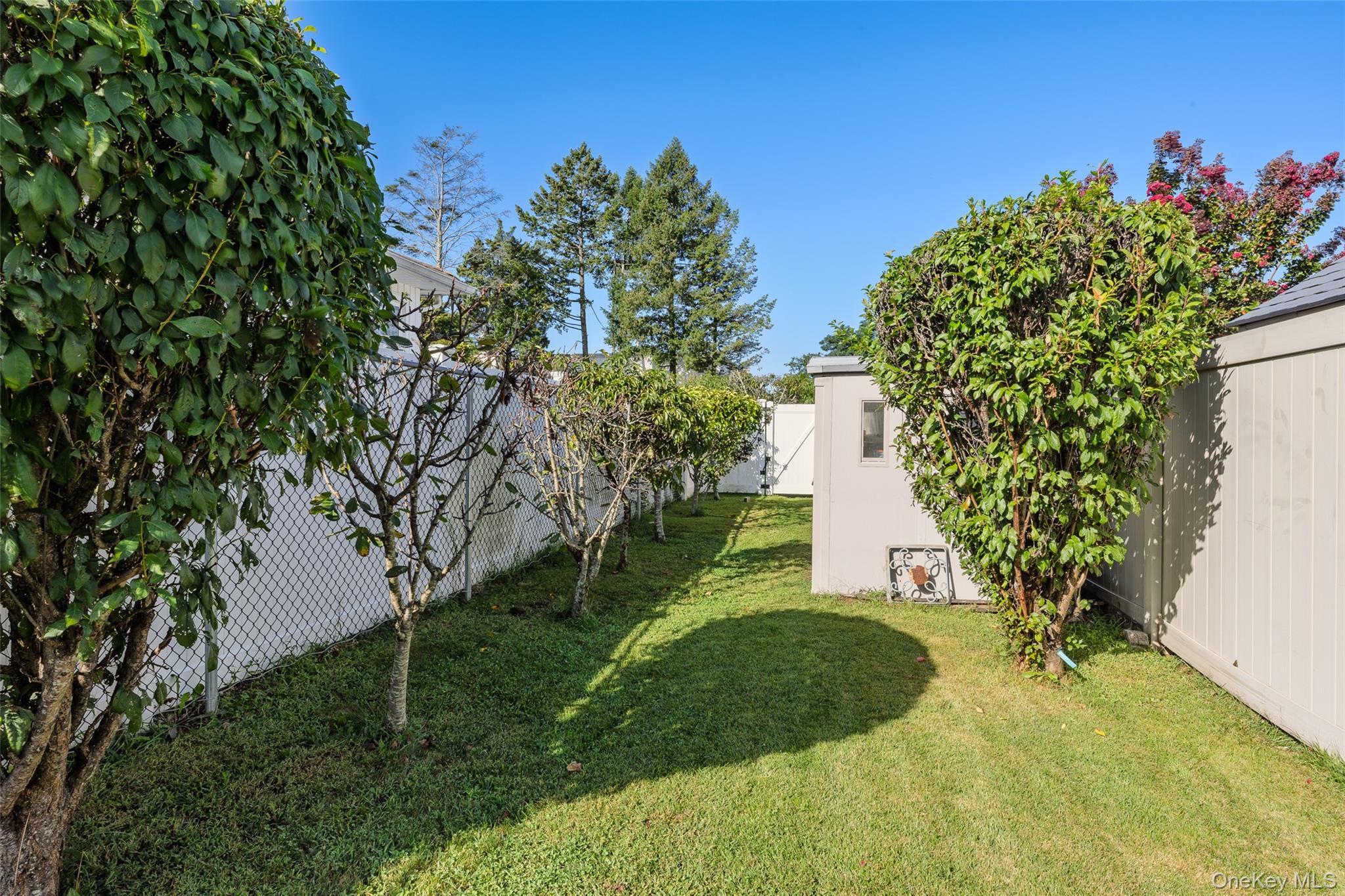 Single Family Leslie Lane  Nassau County, NY 11710, MLS-1052015-14