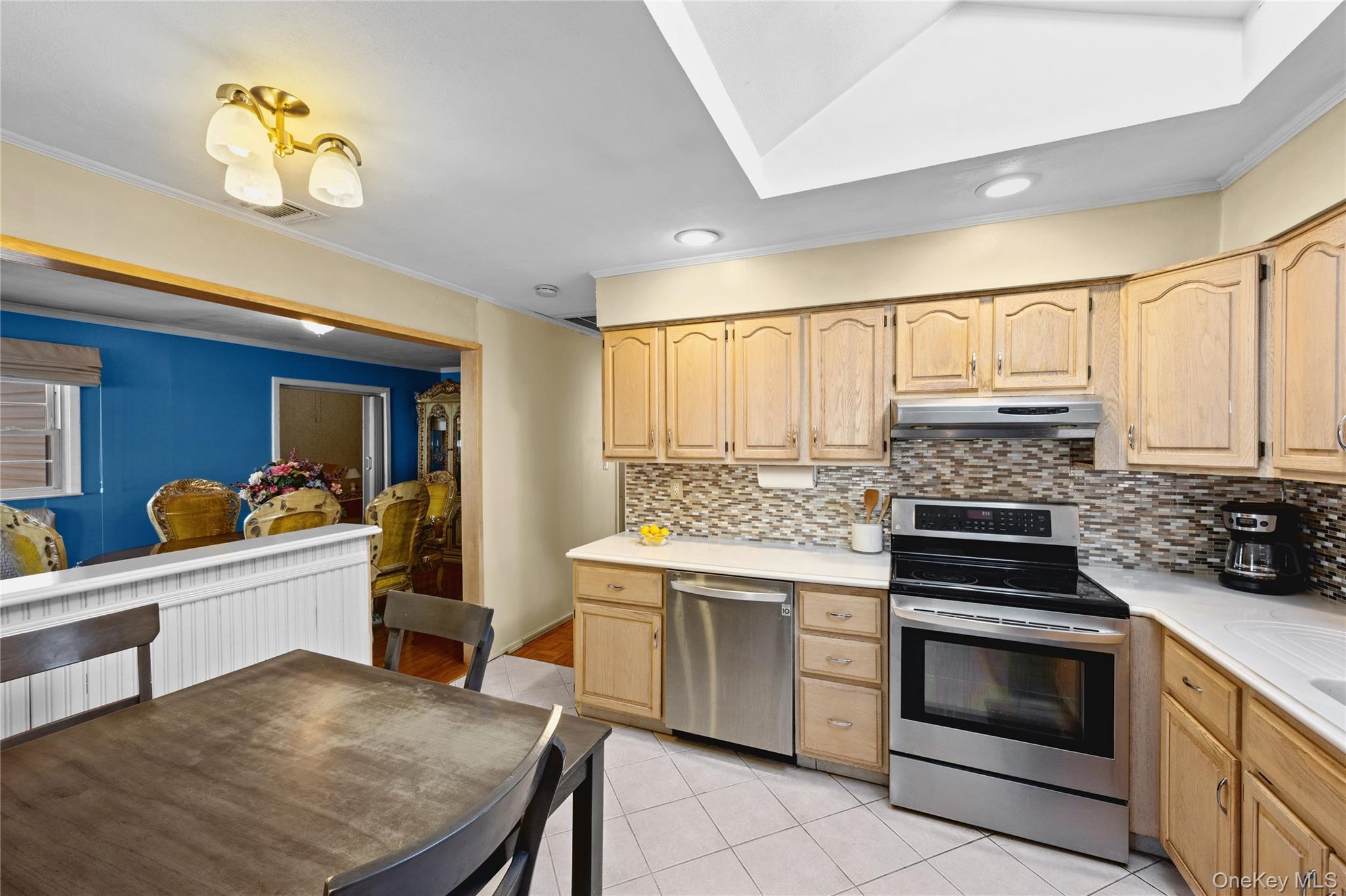 Single Family Leslie Lane  Nassau County, NY 11710, MLS-1052015-29