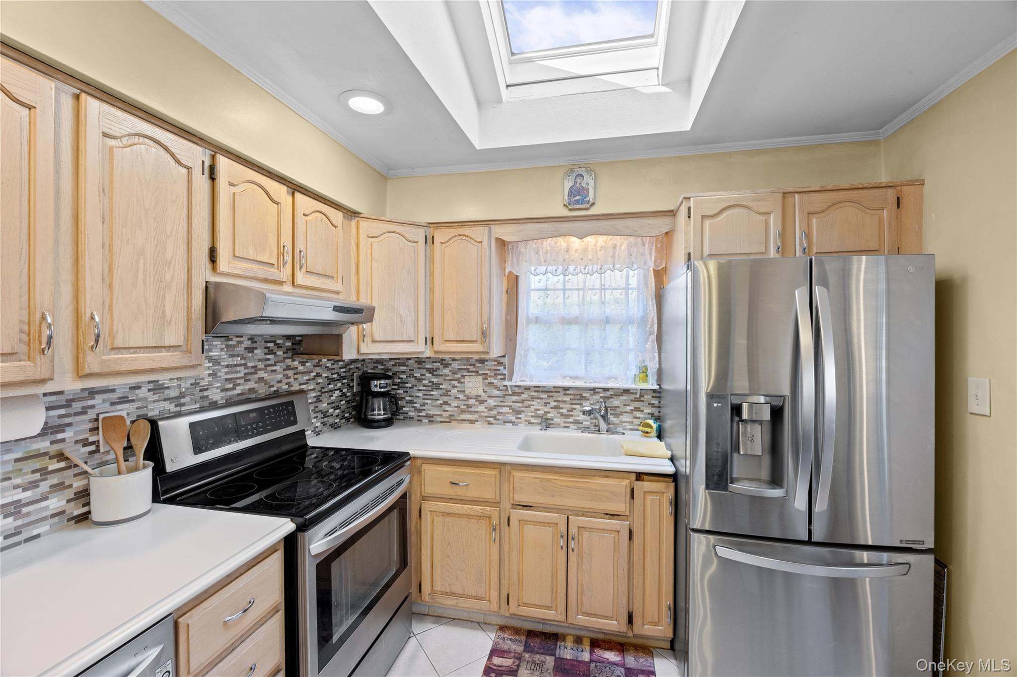 Single Family Leslie Lane  Nassau County, NY 11710, MLS-1052015-30