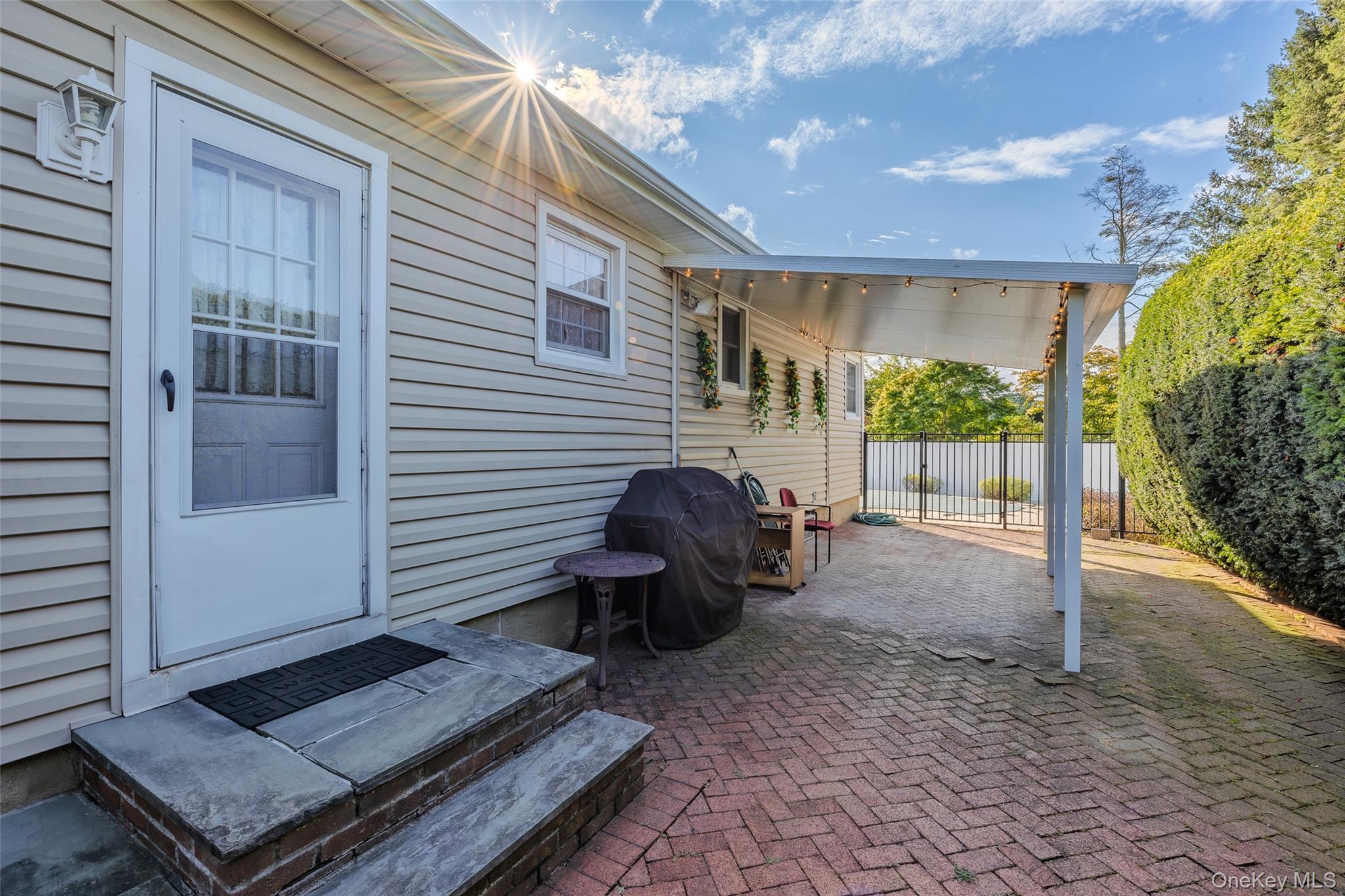 Single Family Leslie Lane  Nassau County, NY 11710, MLS-1052015-4