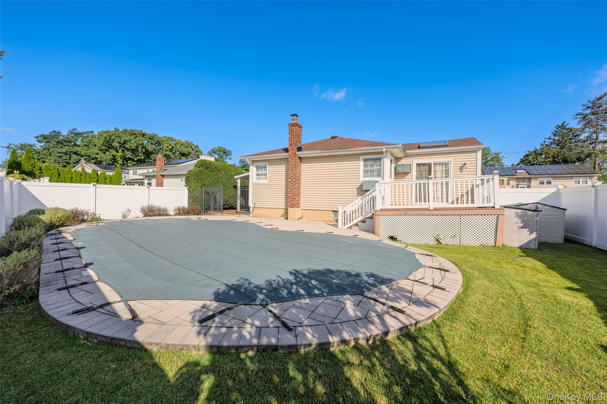 Single Family Leslie Lane  Nassau County, NY 11710, MLS-1052015-8