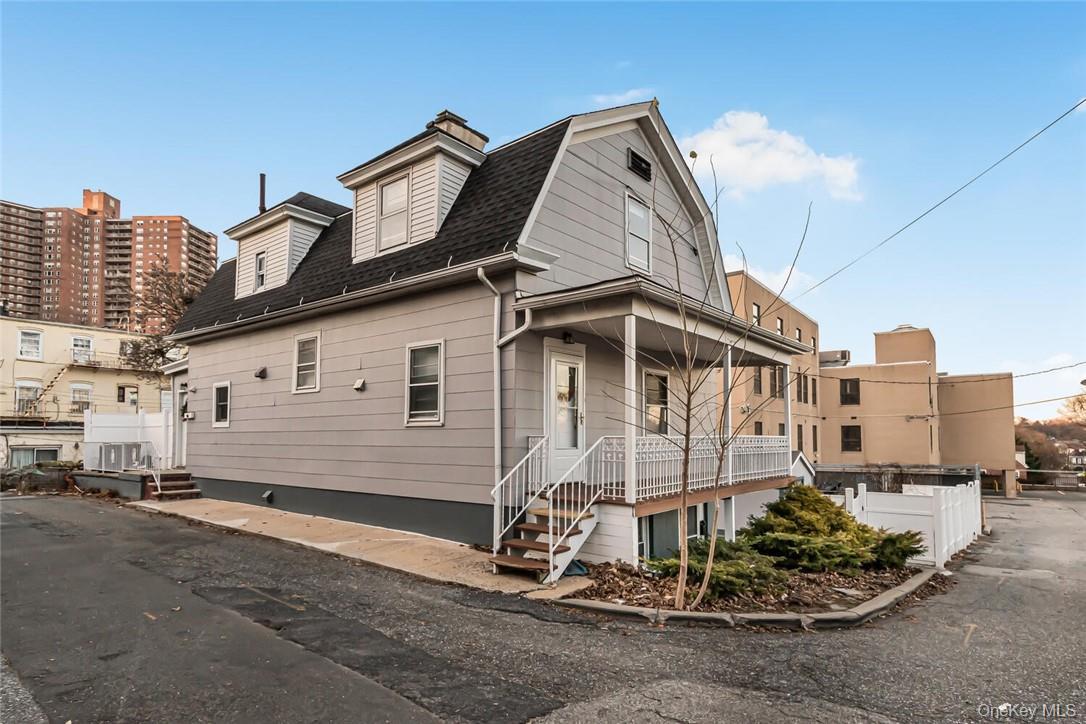 Single Family W 258th Street Bronx, NY 10471, MLS-1052055-2