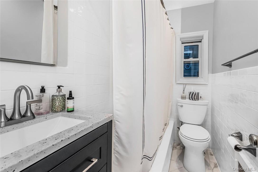 Single Family W 258th Street Bronx, NY 10471, MLS-1052055-21