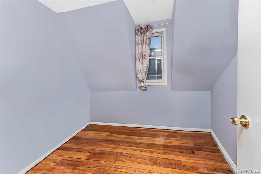 Single Family W 258th Street Bronx, NY 10471, MLS-1052055-23