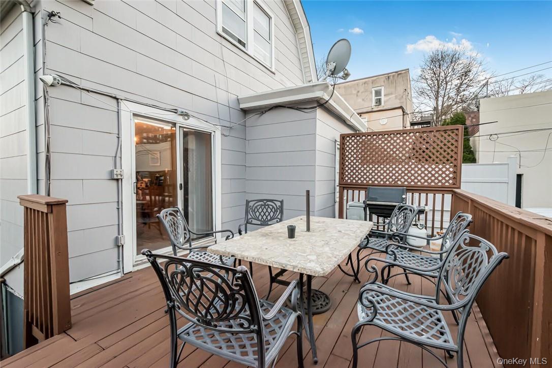 Single Family W 258th Street Bronx, NY 10471, MLS-1052055-24