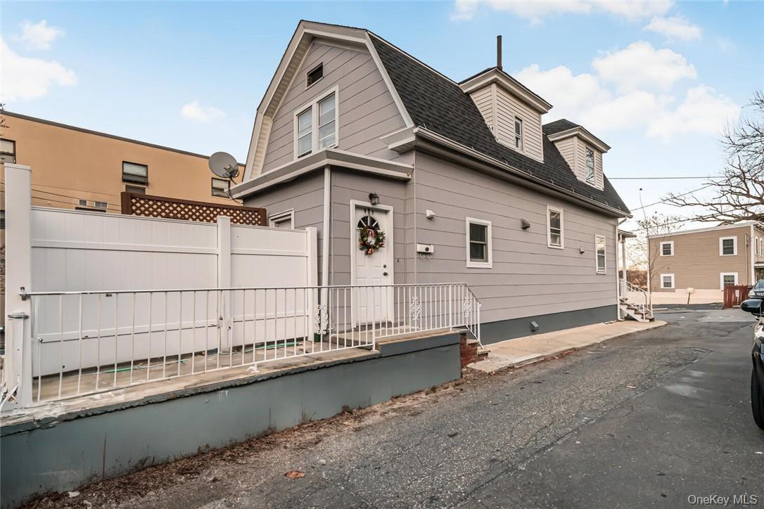 Single Family W 258th Street Bronx, NY 10471, MLS-1052055-32