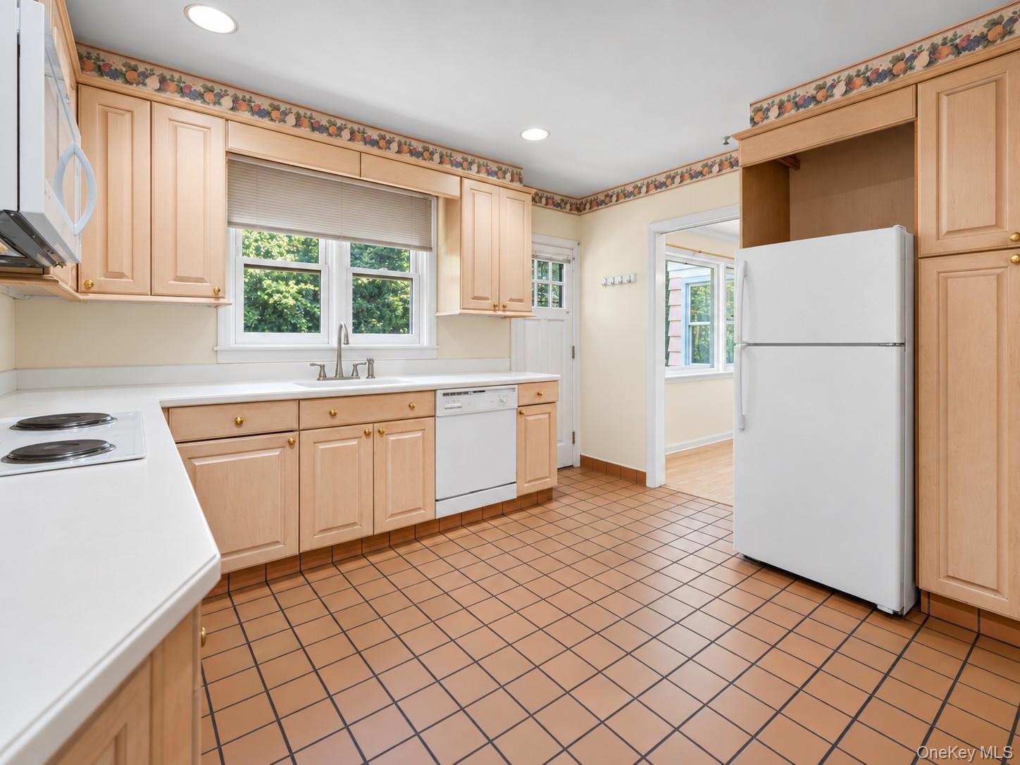 Single Family Manger Circle Westchester County, NY 10803, MLS-1052076-16