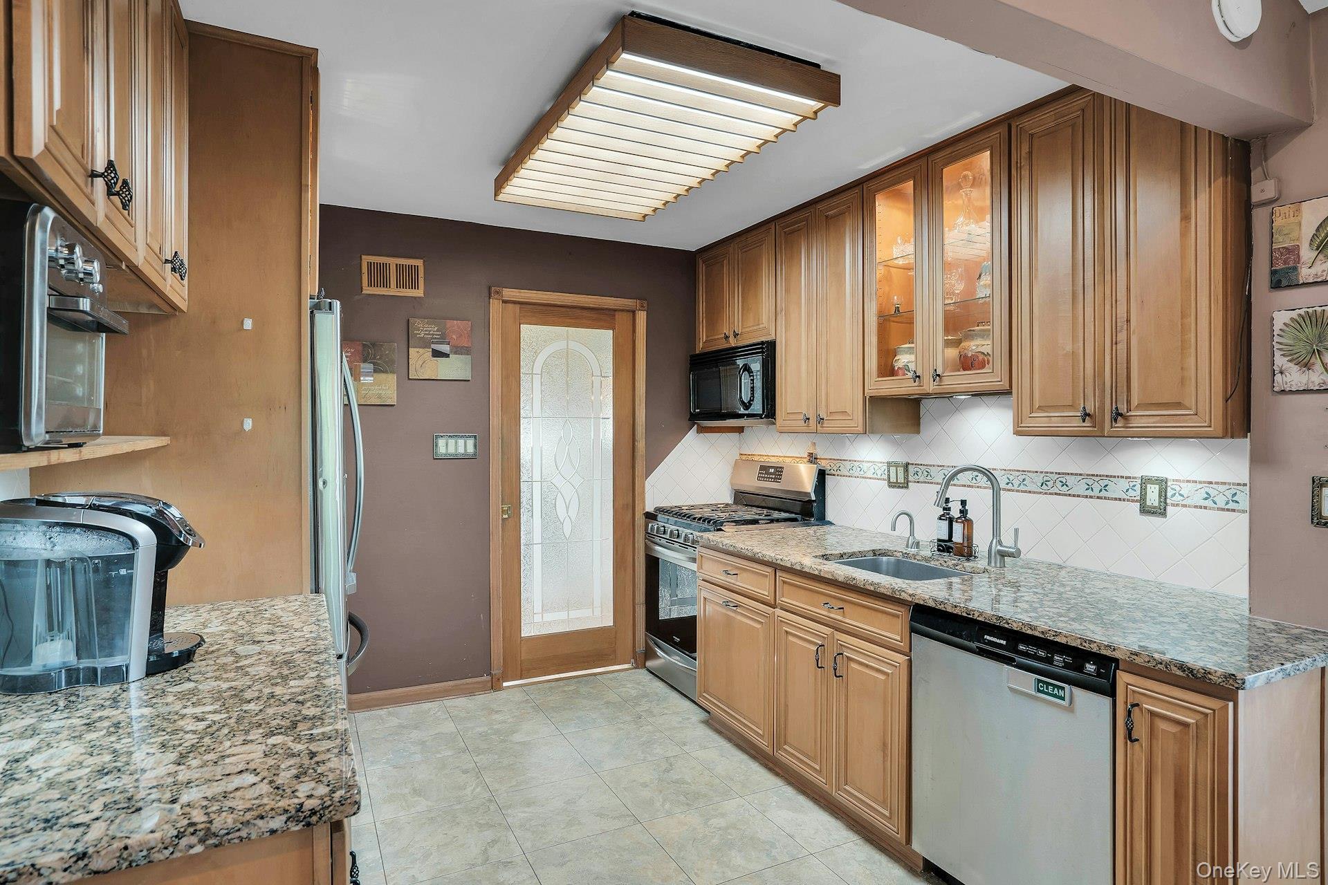 Single Family Pawnee Drive Suffolk County, NY 11725, MLS-1052083-10