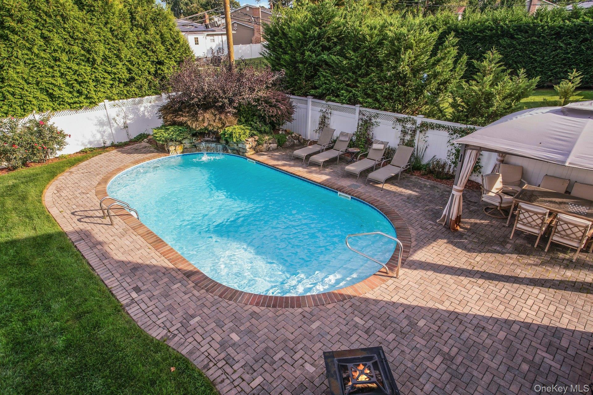 Single Family Pawnee Drive Suffolk County, NY 11725, MLS-1052083-48