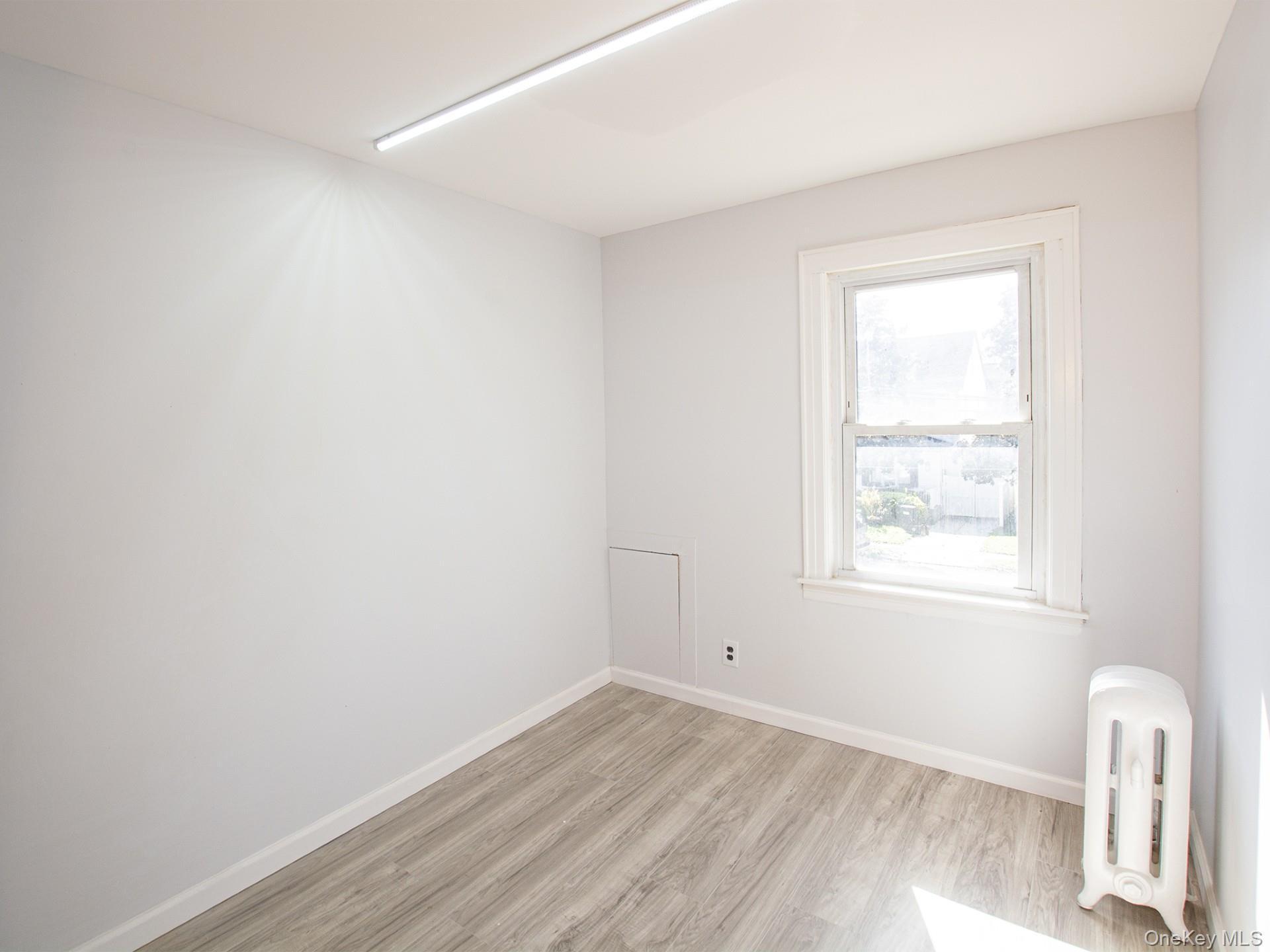 Single Family 88th Drive  Queens, NY 11426, MLS-1052111-10