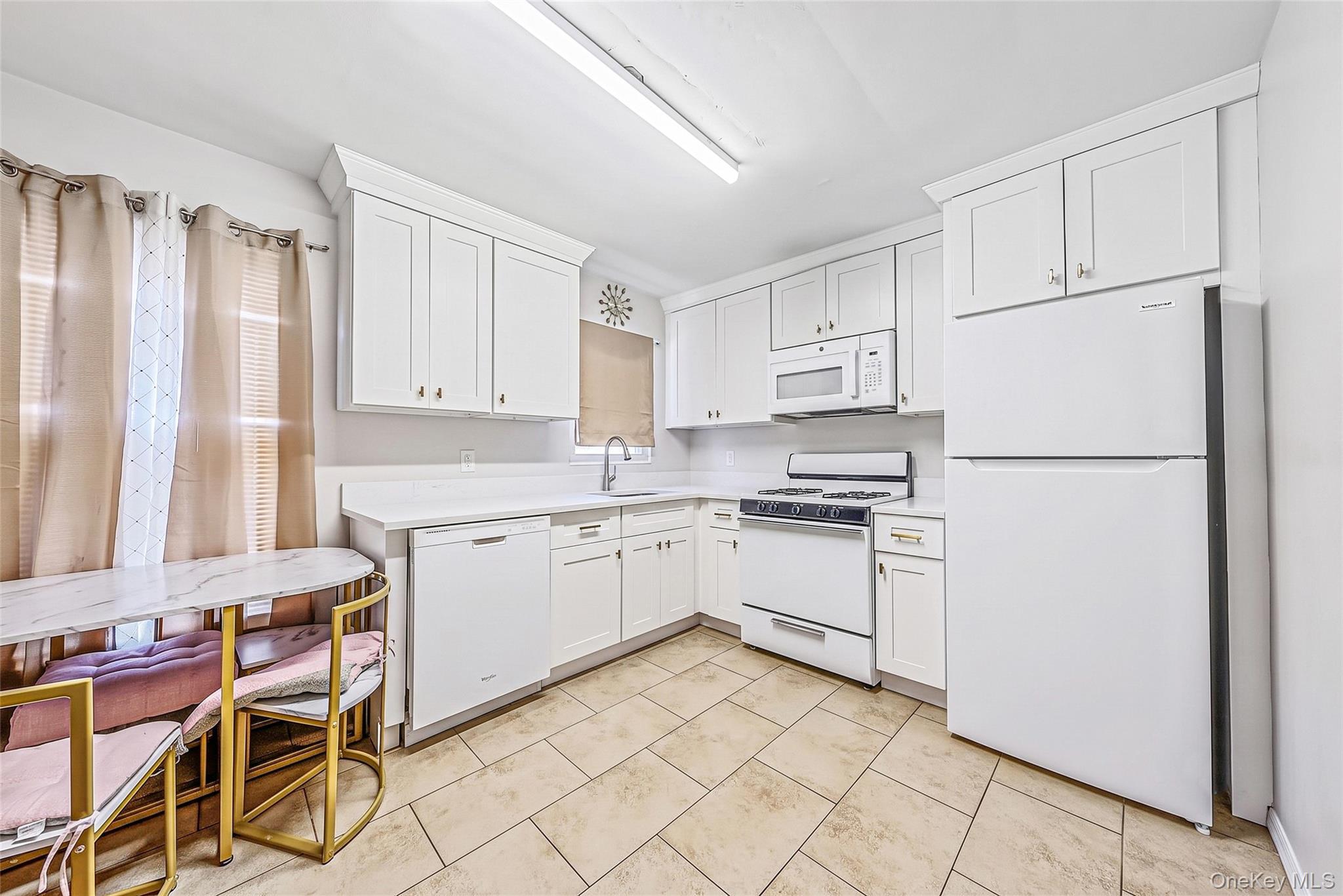 Single Family Lincoln Avenue  Nassau County, NY 11572, MLS-1052130-18