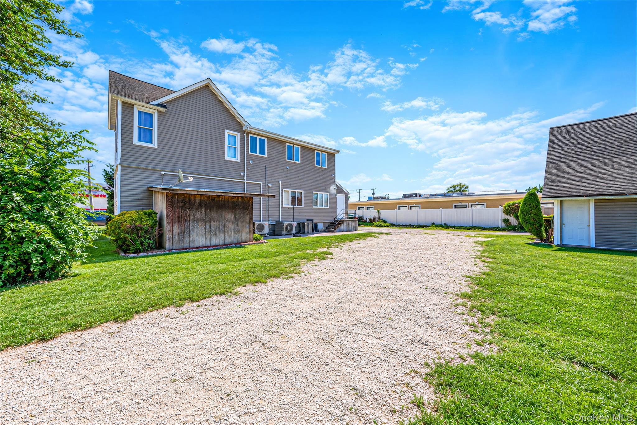Single Family Lincoln Avenue  Nassau County, NY 11572, MLS-1052130-23