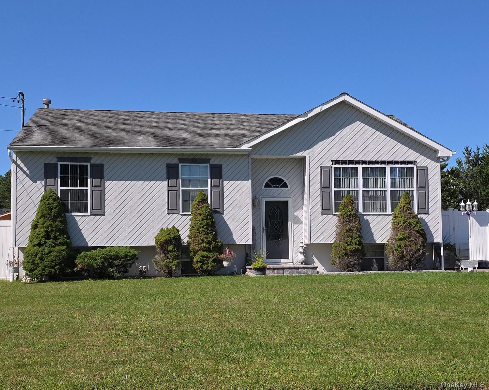 Single Family Bayview Avenue Suffolk County, NY 11713, MLS-1052137-2
