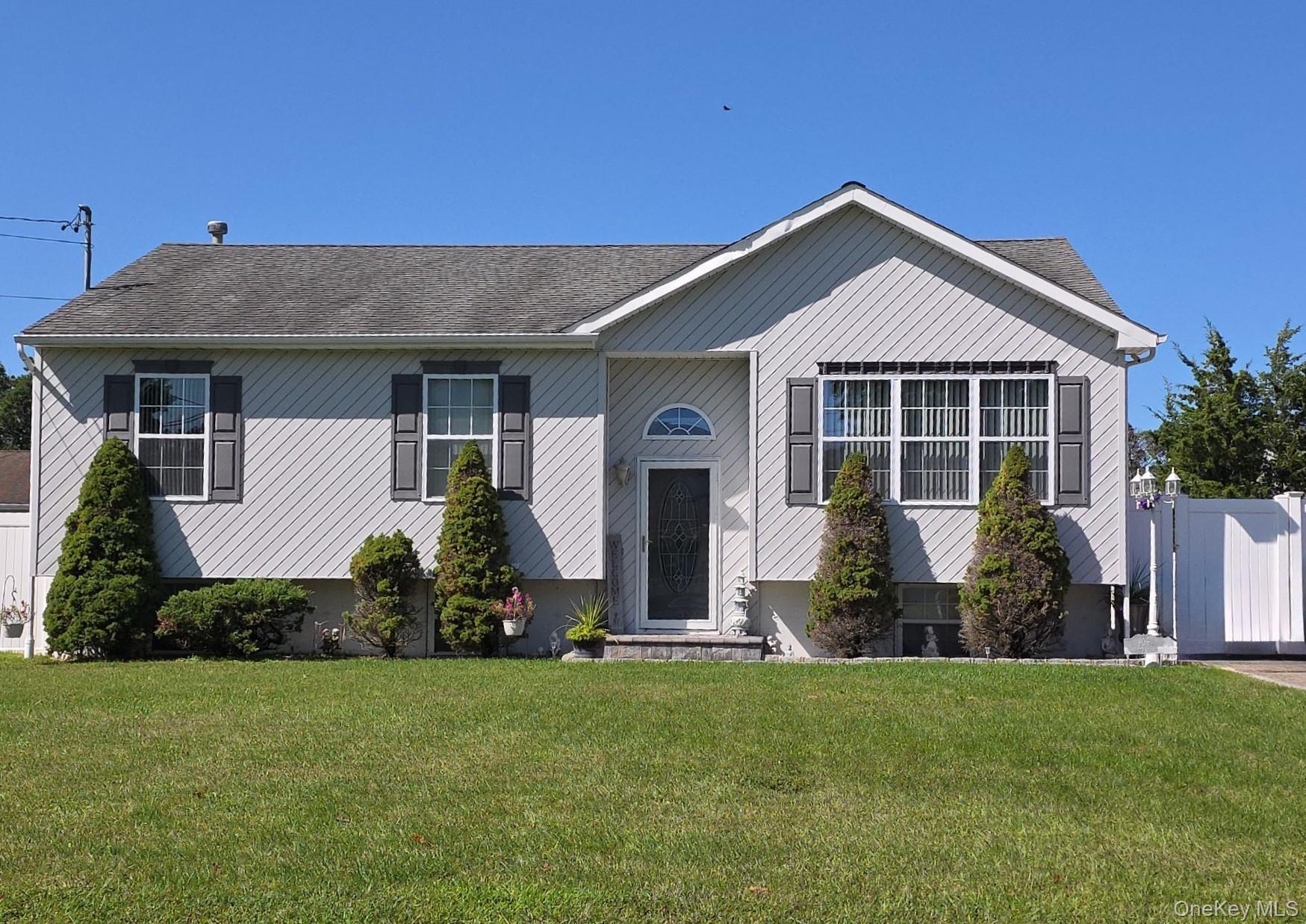 Single Family Bayview Avenue Suffolk County, NY 11713, MLS-1052137-3