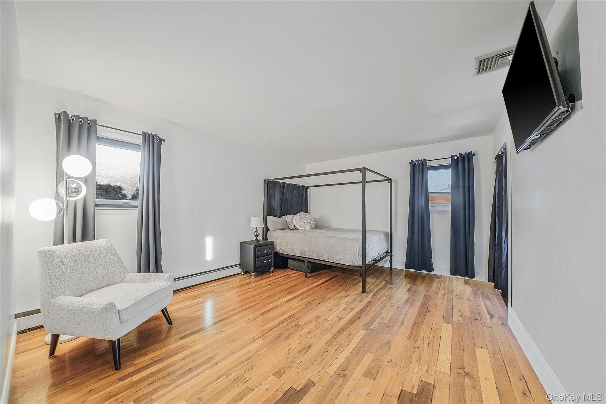 Single Family Susan Court Suffolk County, NY 11729, MLS-1052173-13
