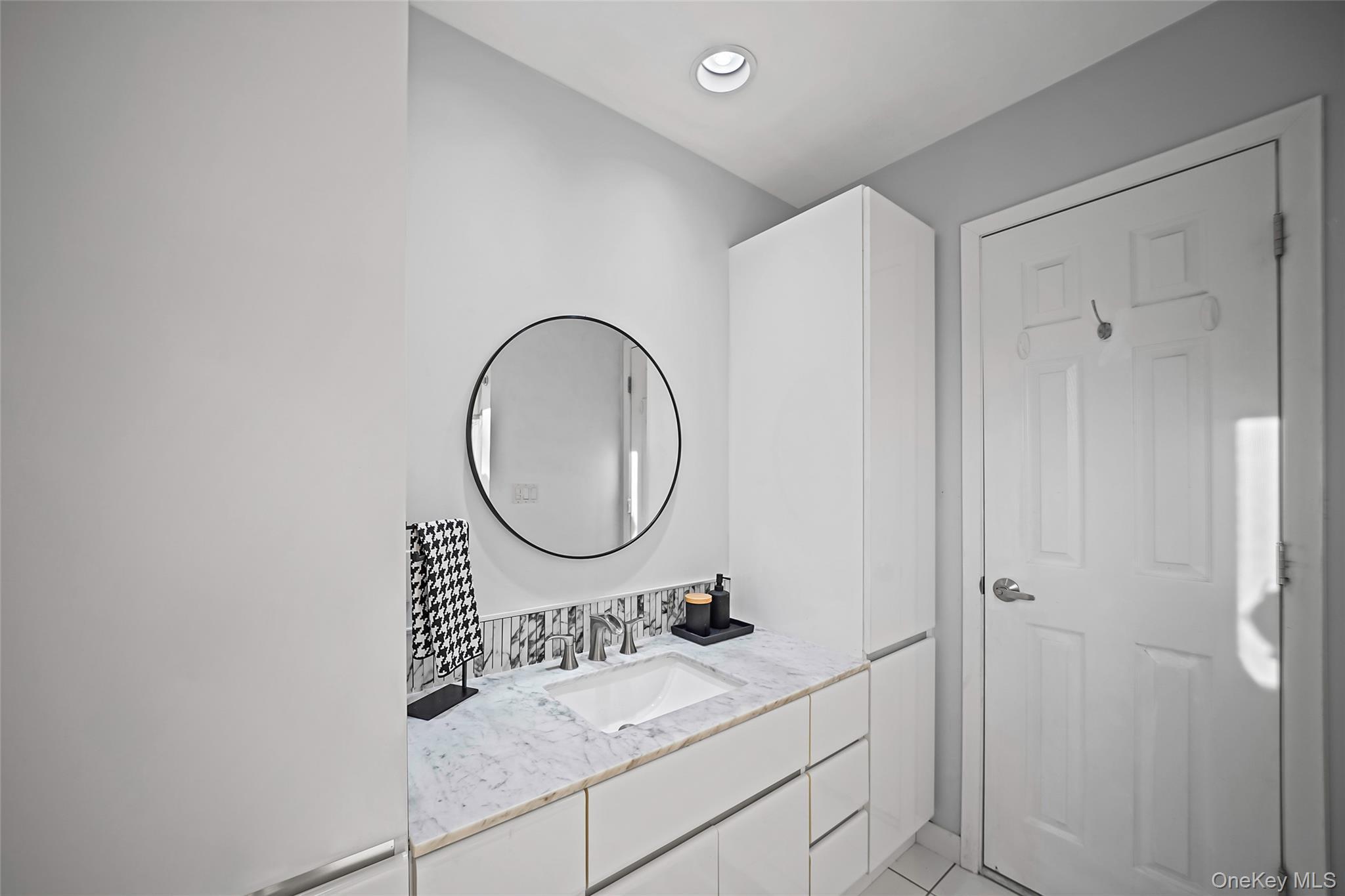 Single Family Susan Court Suffolk County, NY 11729, MLS-1052173-21