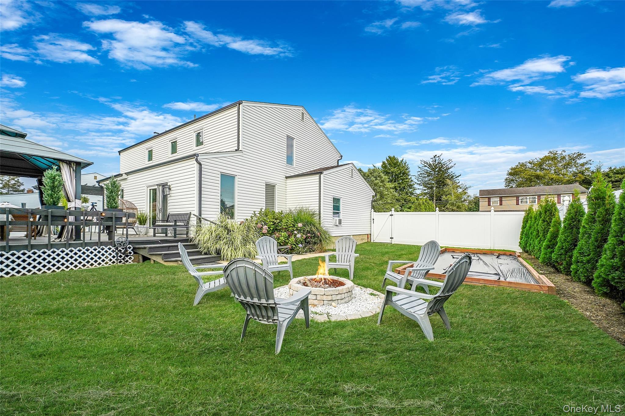 Single Family Susan Court Suffolk County, NY 11729, MLS-1052173-26
