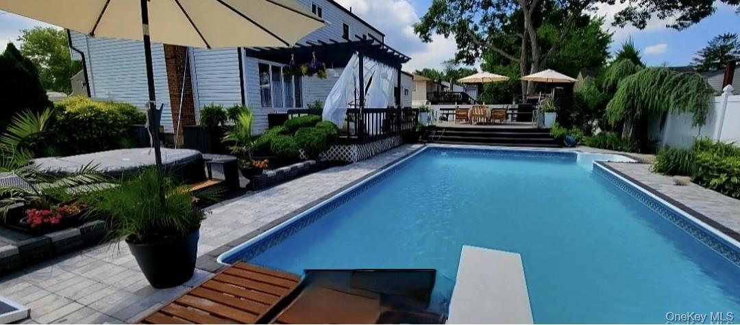 Single Family Susan Court Suffolk County, NY 11729, MLS-1052173-30