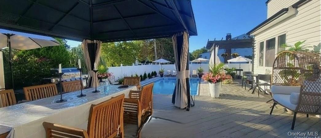 Single Family Susan Court Suffolk County, NY 11729, MLS-1052173-32